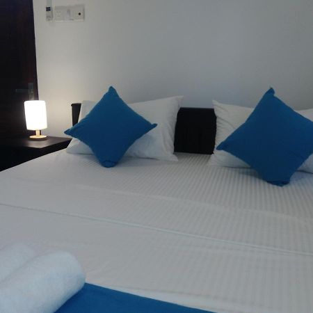 Queens Airport Residence Негомбо Экстерьер фото
